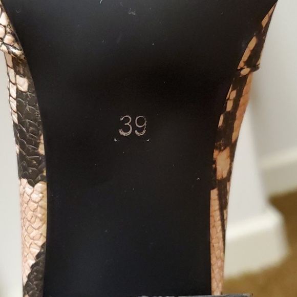 Sexy Cream & Black Over the Knee High Snakeskin Patterned Badass Boots, Sz 8 - Picture 5 of 5